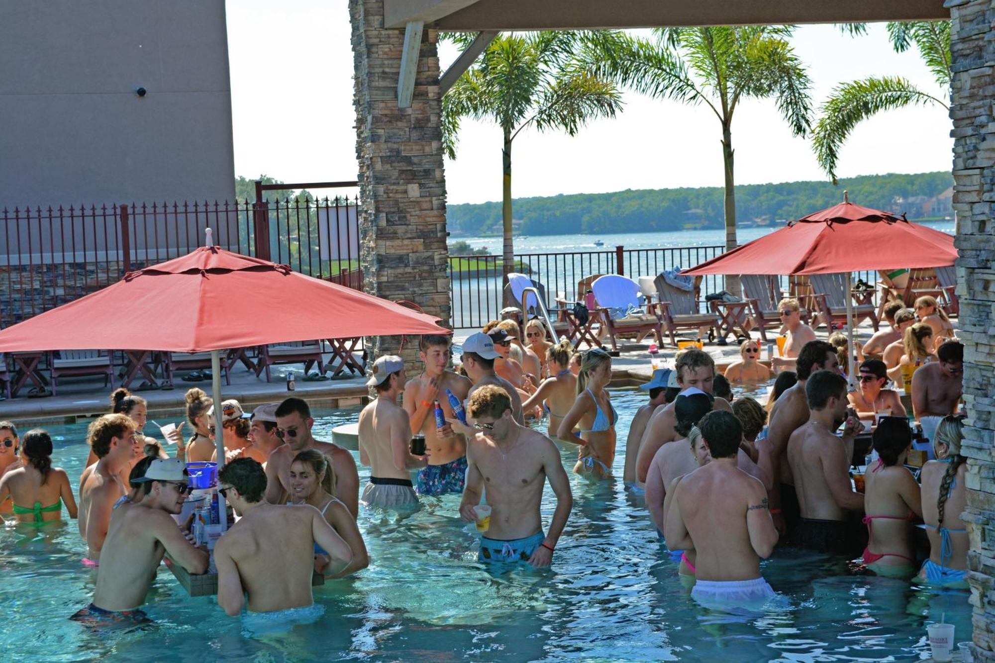 The Resort At Lake Of The Ozarks Exterior photo