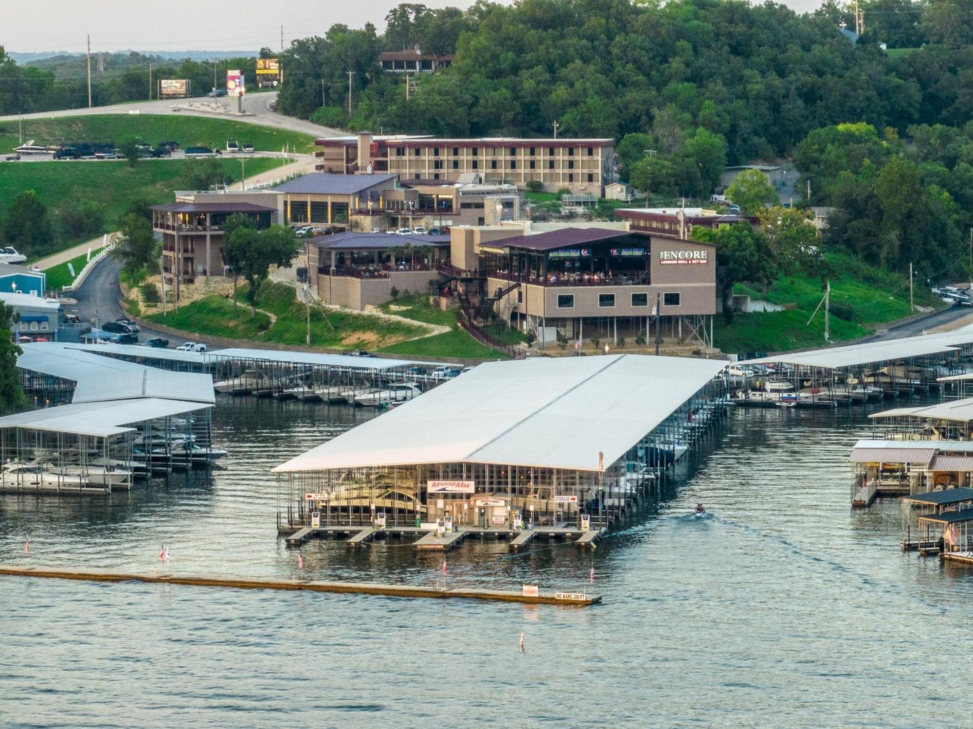 The Resort At Lake Of The Ozarks Exterior photo